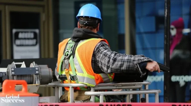10 Ways to Facilitate Workers at a Construction Site